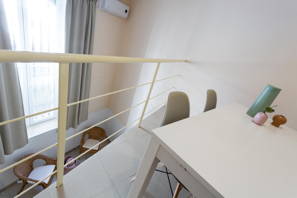 Apartamentos Diaber Gerona 22 Sevilla Kültér fotó