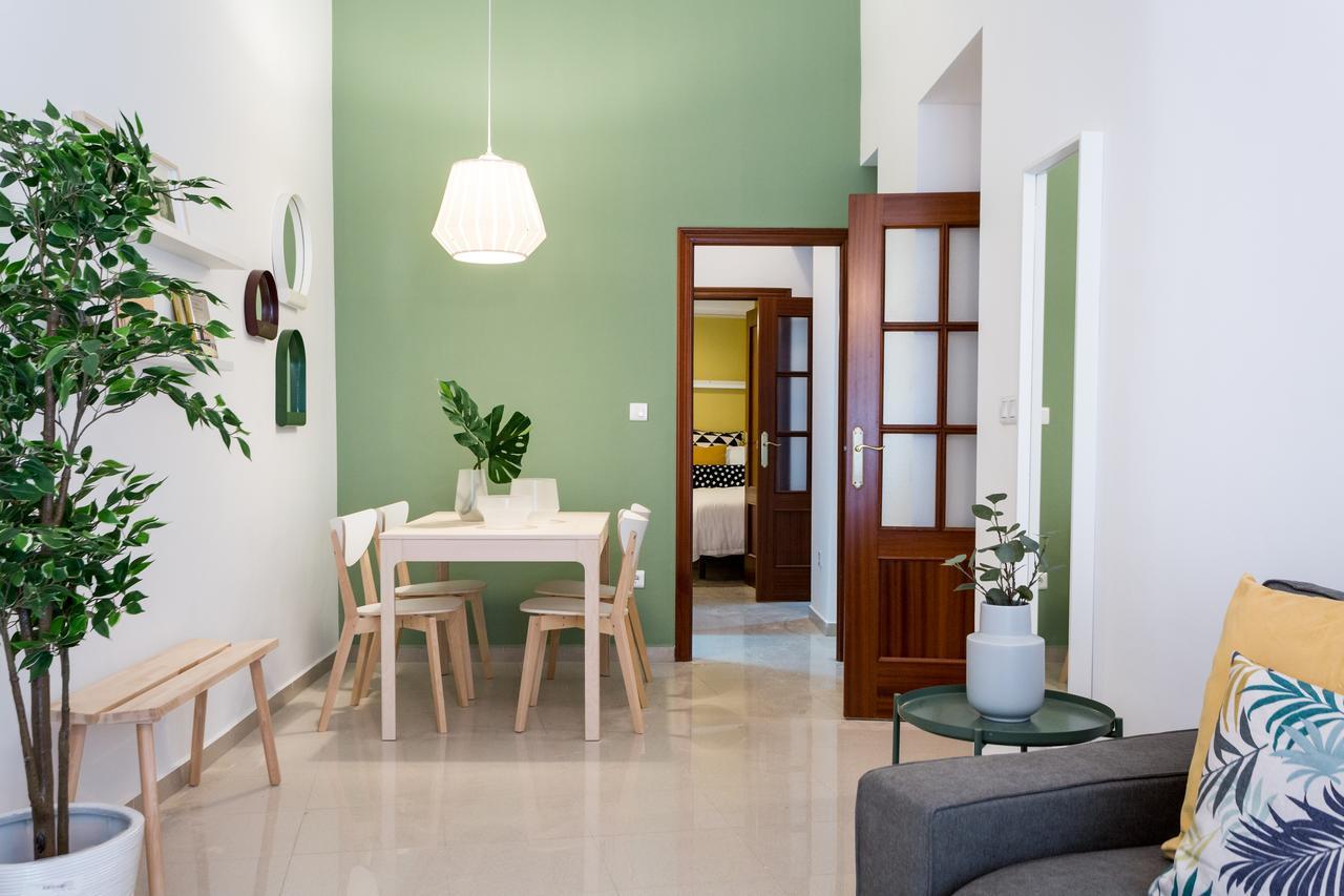 Apartamentos Diaber Gerona 22 Sevilla Kültér fotó