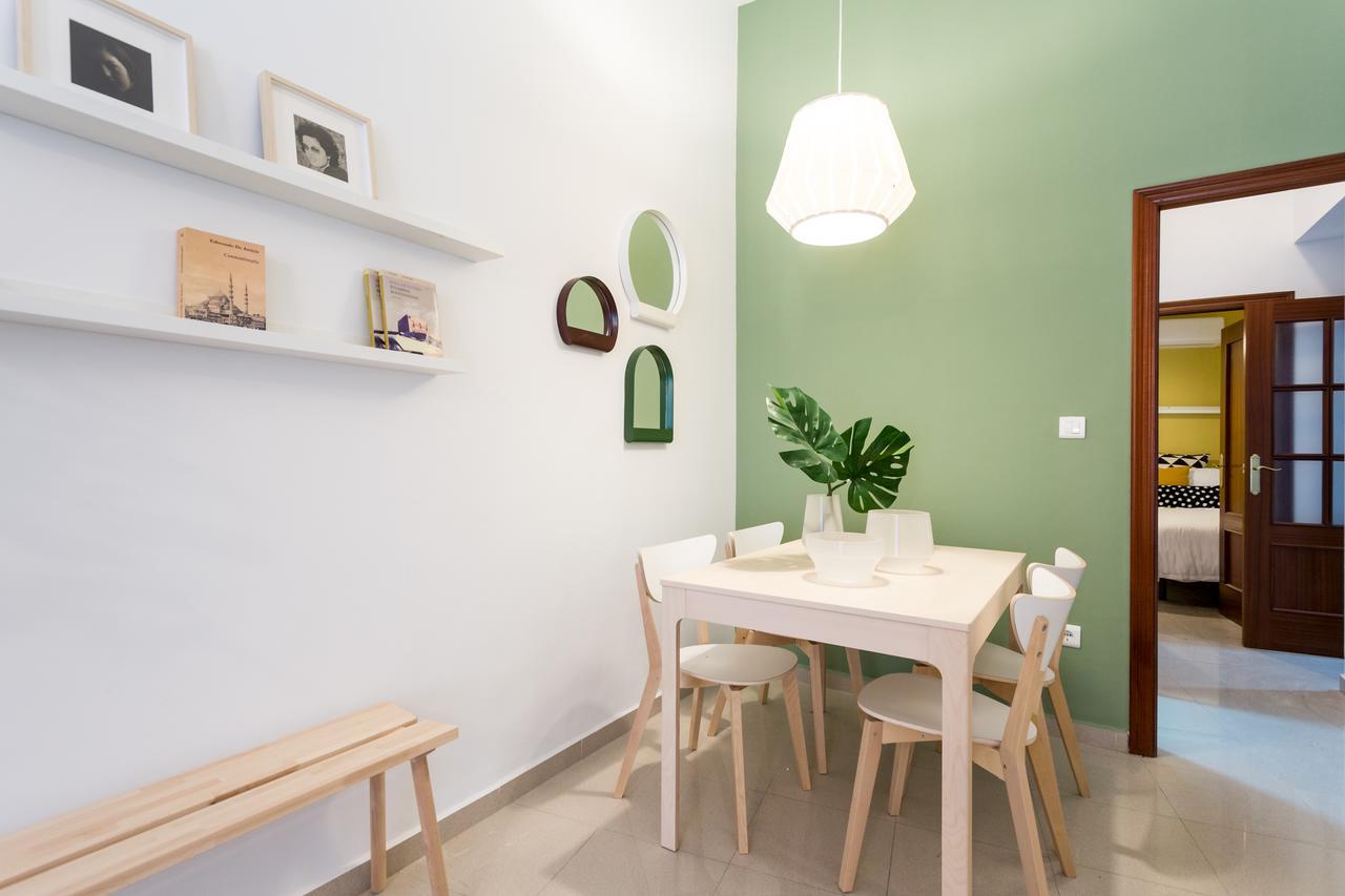 Apartamentos Diaber Gerona 22 Sevilla Kültér fotó